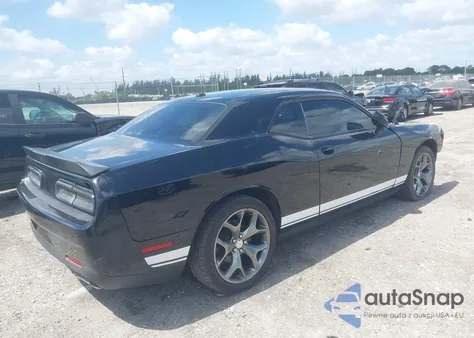 2016 Dodge Challenger Sxt z USA, uszkodzony, nr VIN 2C3CDZAG7GH351905